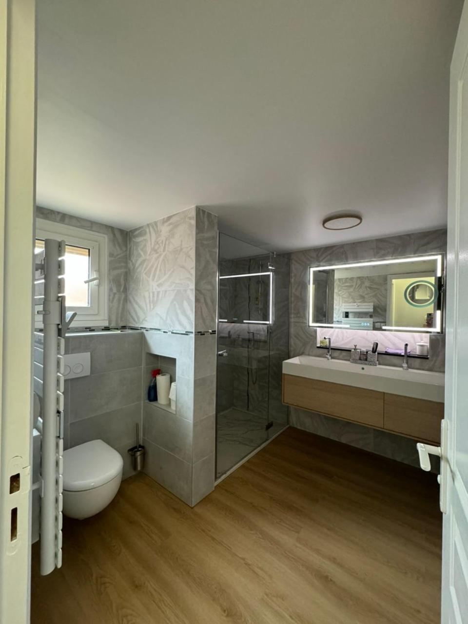 Face A La Mer Avec Clim, Wifi, Parking Le Barcares Exterior photo